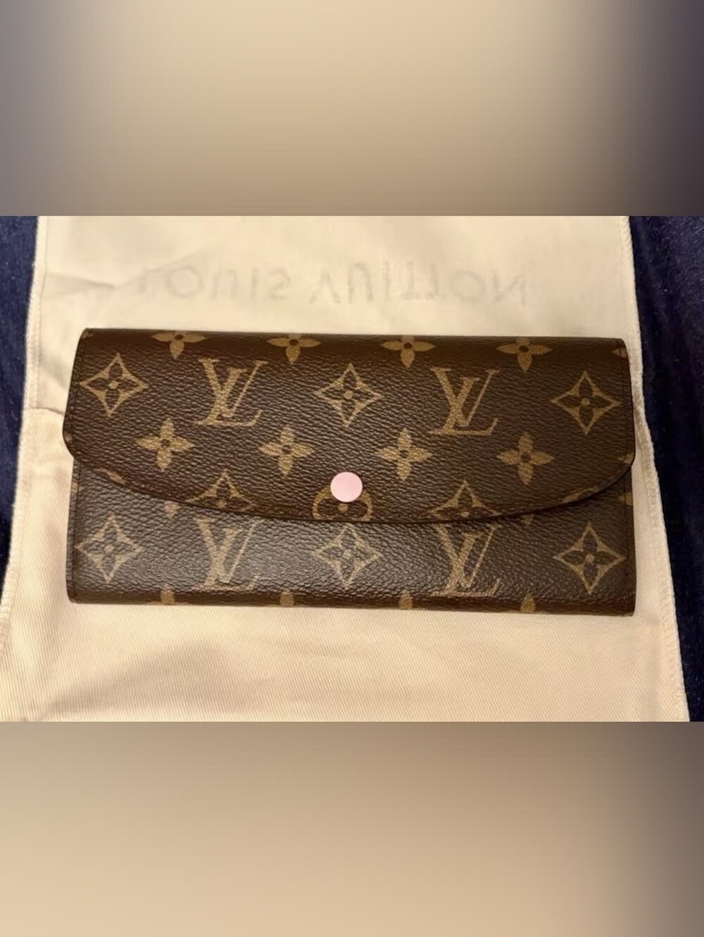 Louis Vuitton Emilie Wallet - Picture 2 of 8